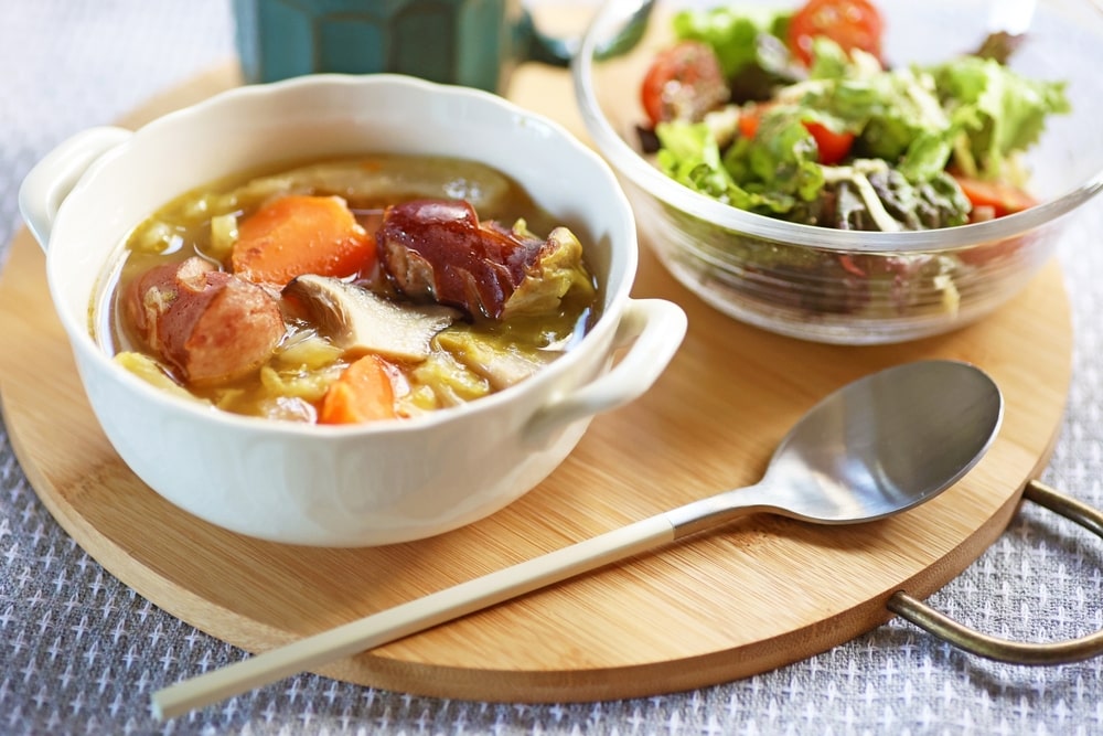 温野菜やサラダ、具だくさんの野菜スープを食べるなど、野菜多めのレシピを心掛けてみてください